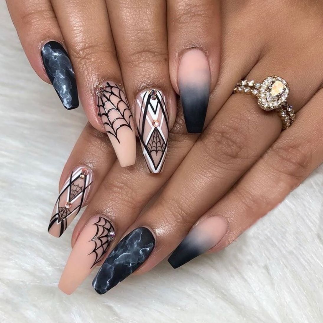 Press on nails set selling