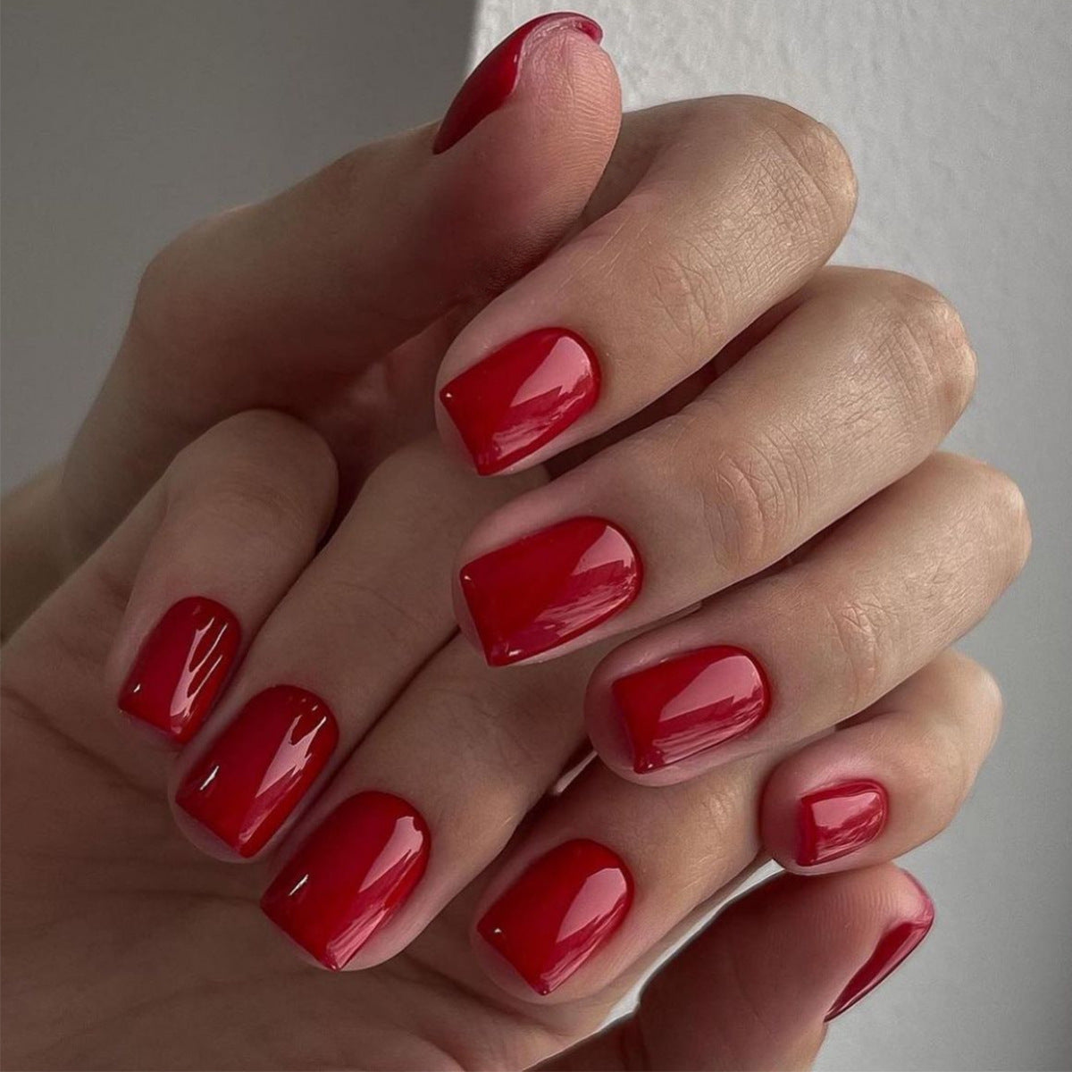 Glamorous Red Square Press On Nail Set Medium Length Vibrant Glossy Finish