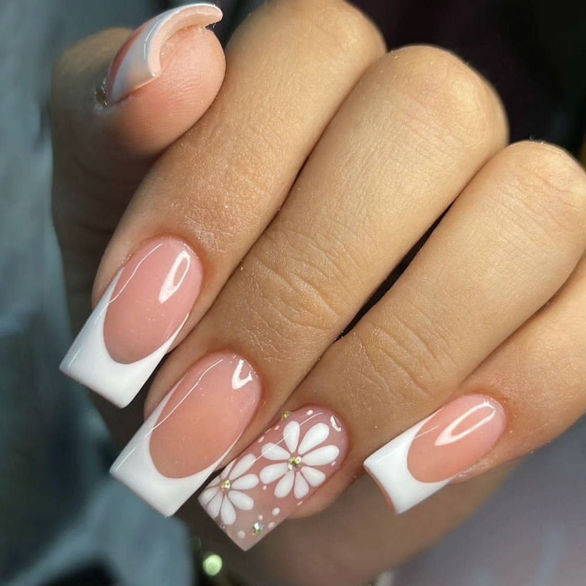 Floral Fantasy Long Square Ombre Pink and White Press On Nail Set with Charming Daisy Designs