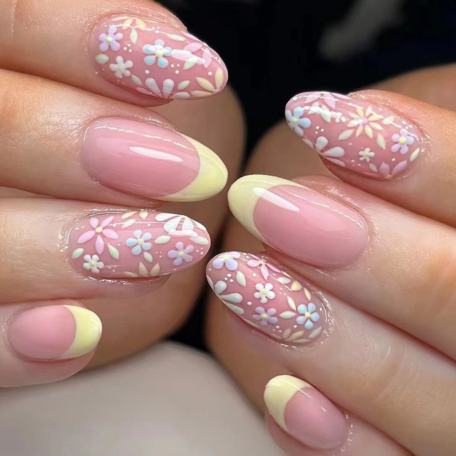 Daisy Dream Medium Oval Press On Nails in Pastel Ombre with Full Bloom Floral Art