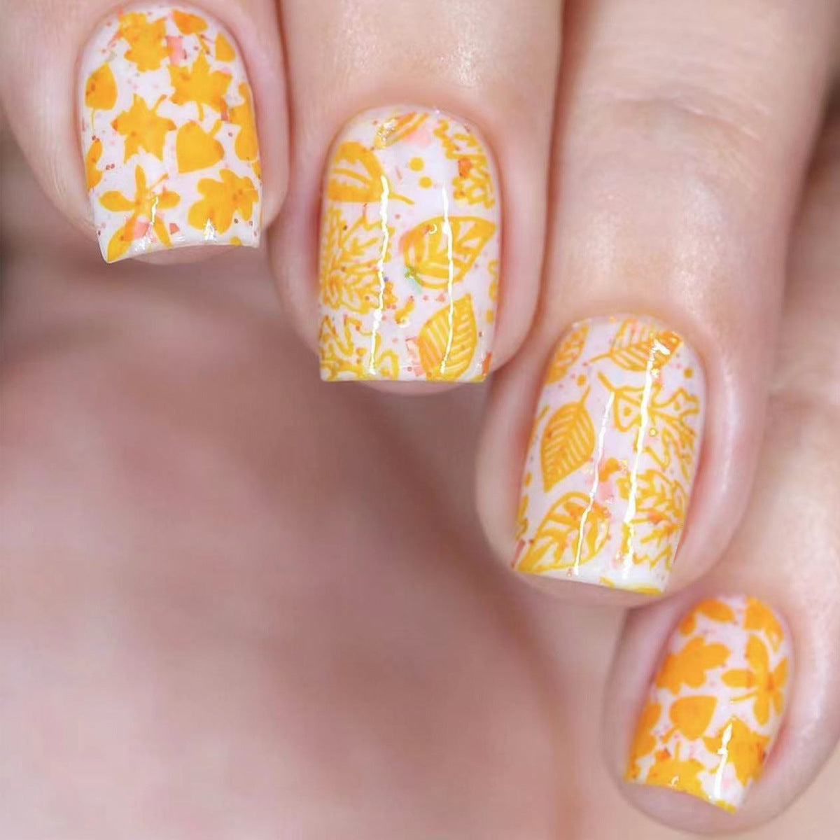 Sunny Days Floral Square Press On Nail Set Yellow Length Short Shape Square Interesting Feature Botanical Prints