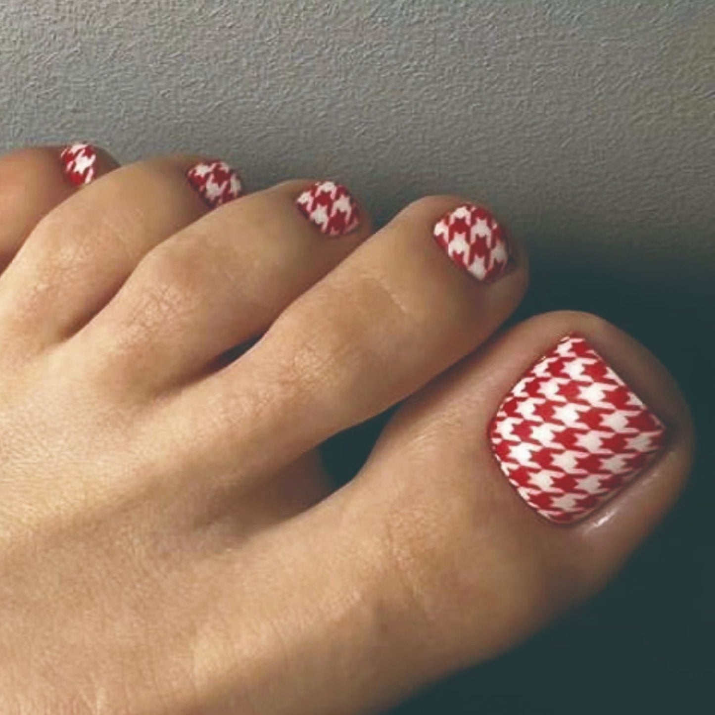 Vintage Houndstooth Short Length Square Shape Red and White Press On Nail Set with Easy Application Technology