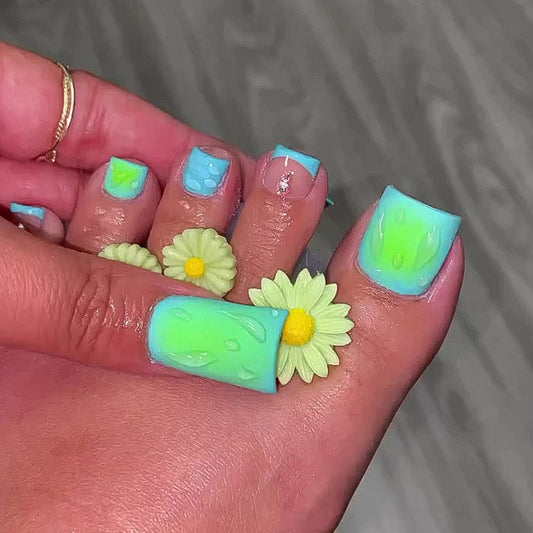 Sunny Garden Square Press On Medium Nail Set in Vibrant Blue and Green with 3D Daisy Accents