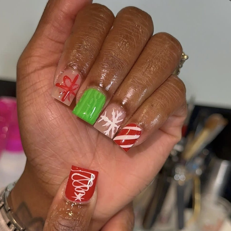 Festive Holiday Cheer Short Square Multicolor Christmas Pattern Press On Nail Set