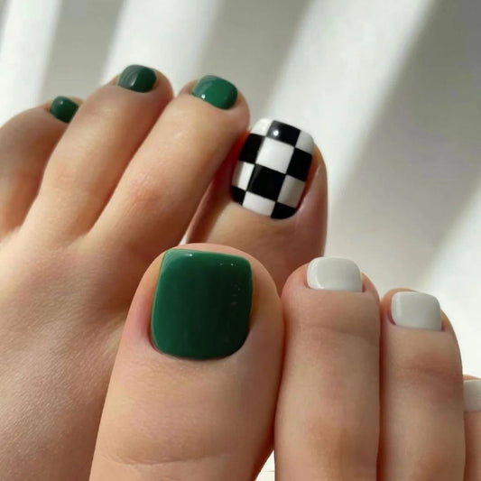 Longest hour Checkered Green Press On Toenails