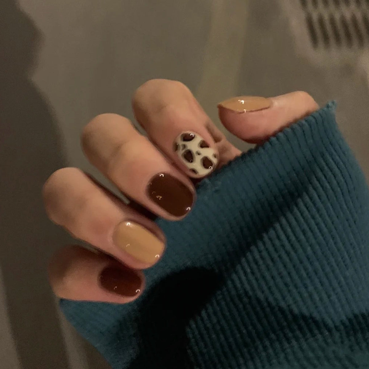 Blurry Nights Short Square Brown Pattern Press On Nails