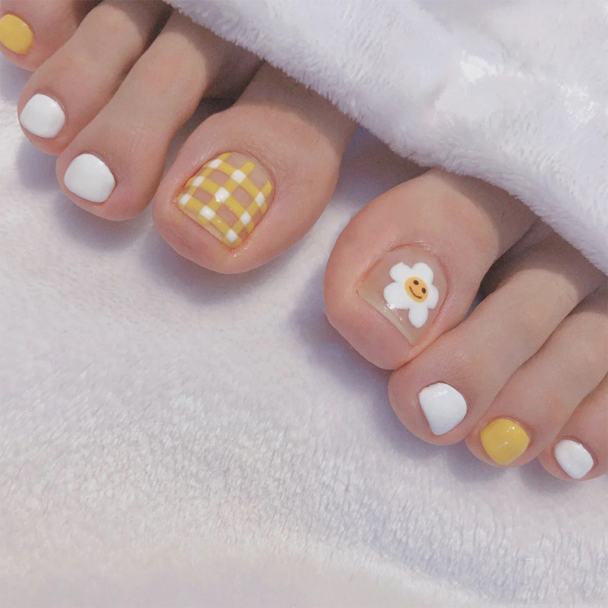 Daisy Skirt Spring Yellow Press On Toenails