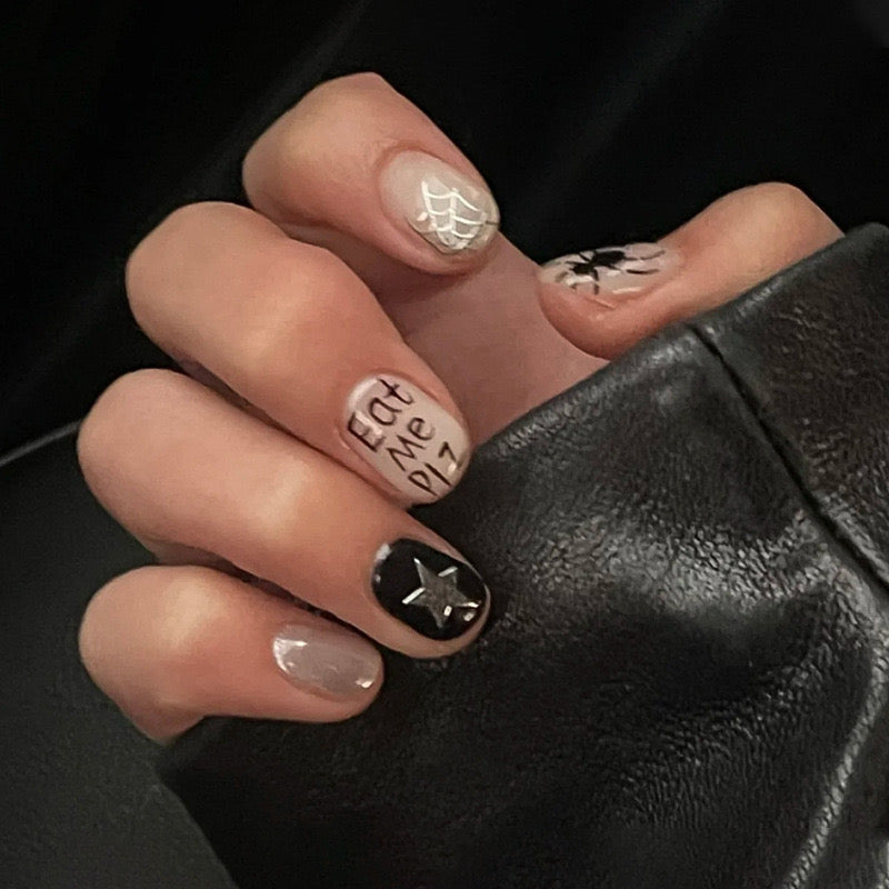 Rebel Spider Short Round Black Bold Press On Nails