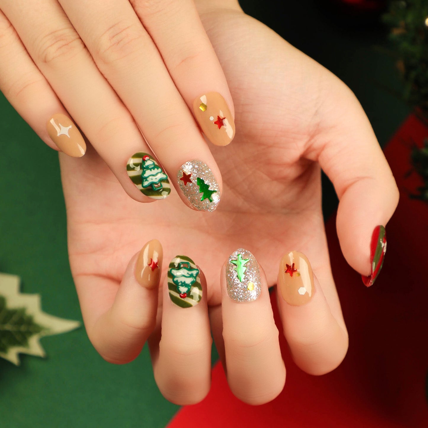 Christmas Tree Short Round Green Holiday Press On Nails