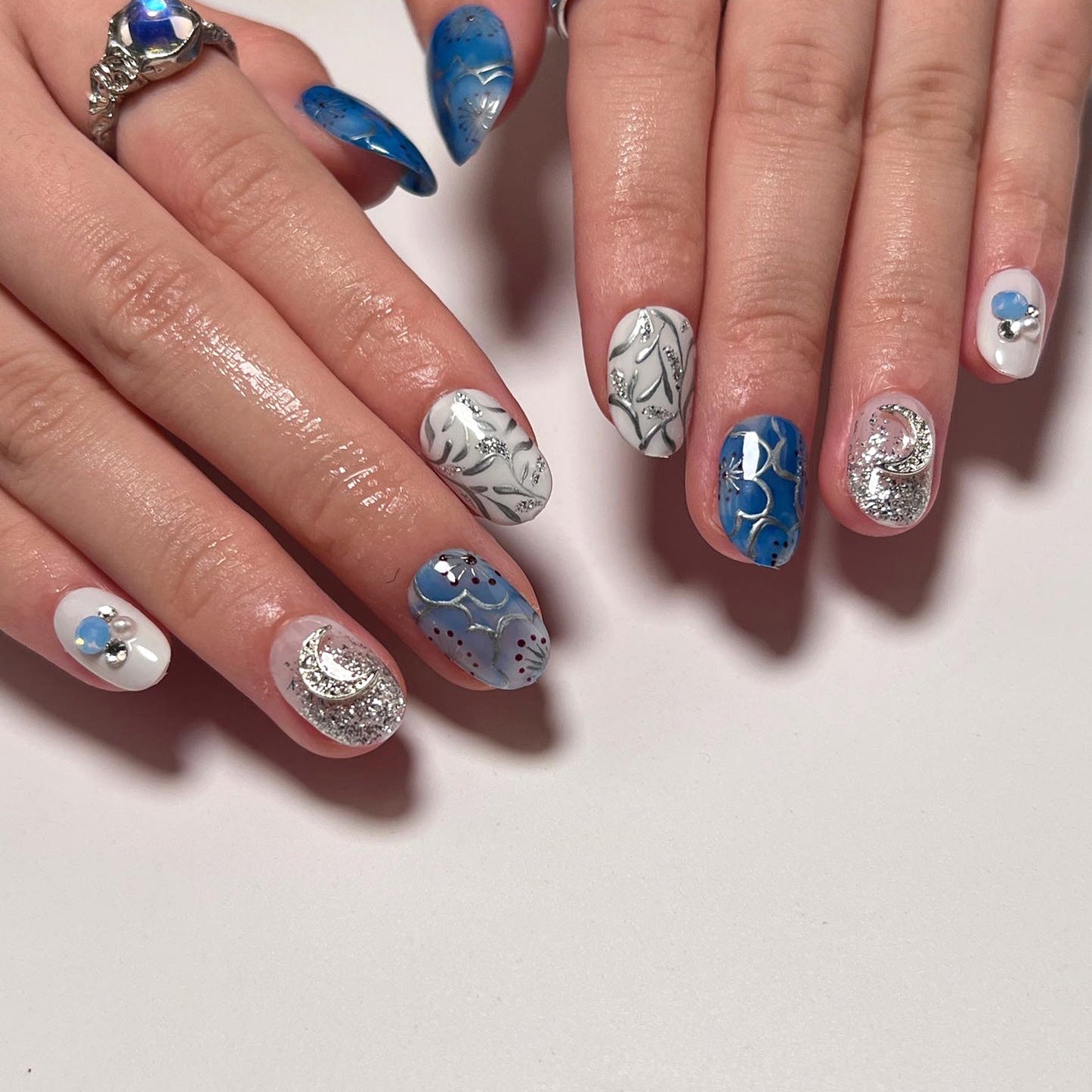 Team Up Short Round Blue Y2K Press On Nails