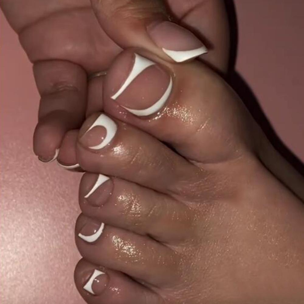 Disjointed French Tips White Press On Toenails