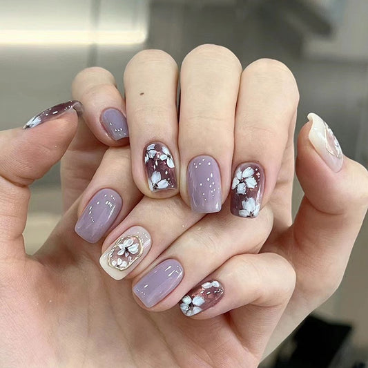 Kuai Beach Medium Square White Floral Press On Nails