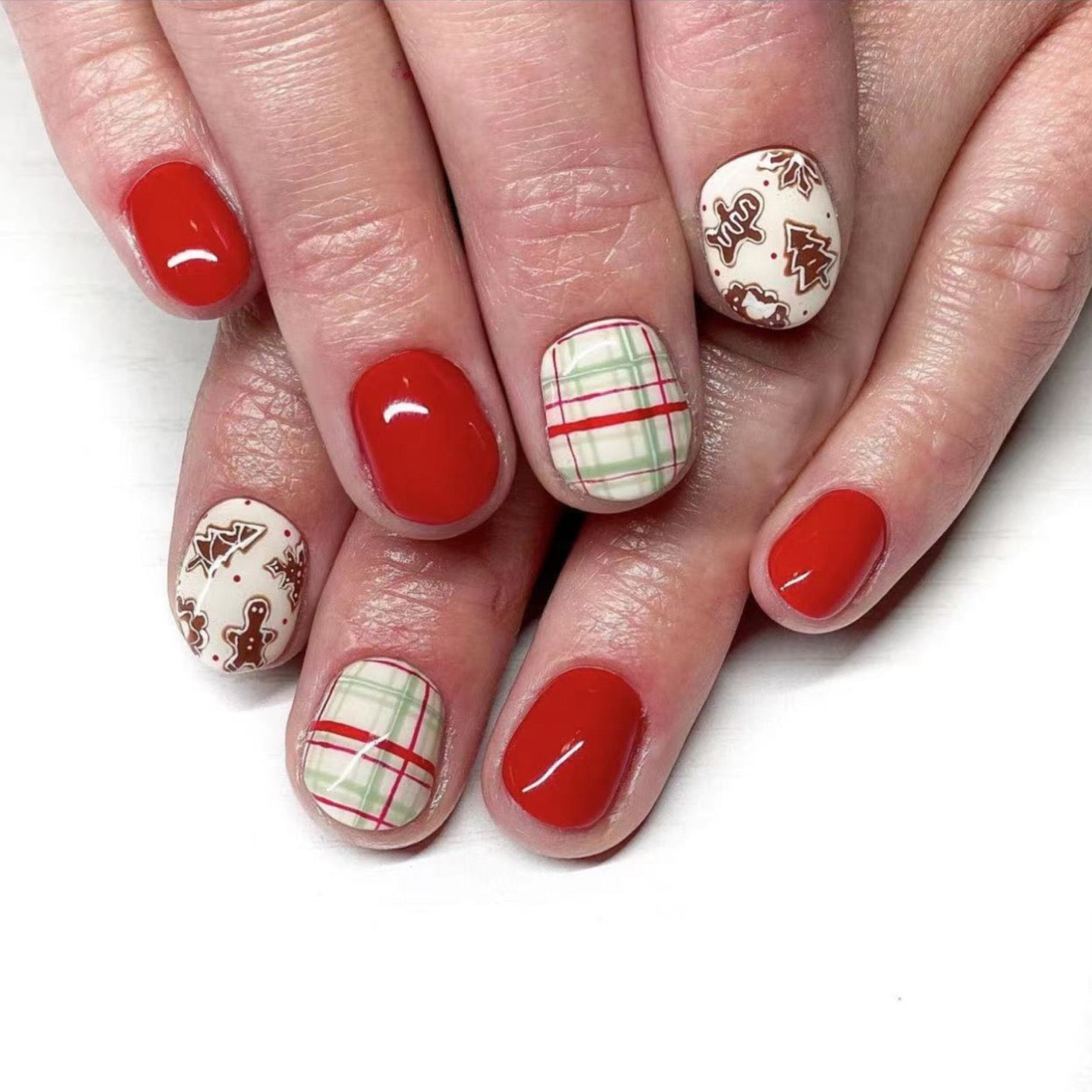 Gingerbread Wrapping Paper Short Round White Holiday Press On Nails