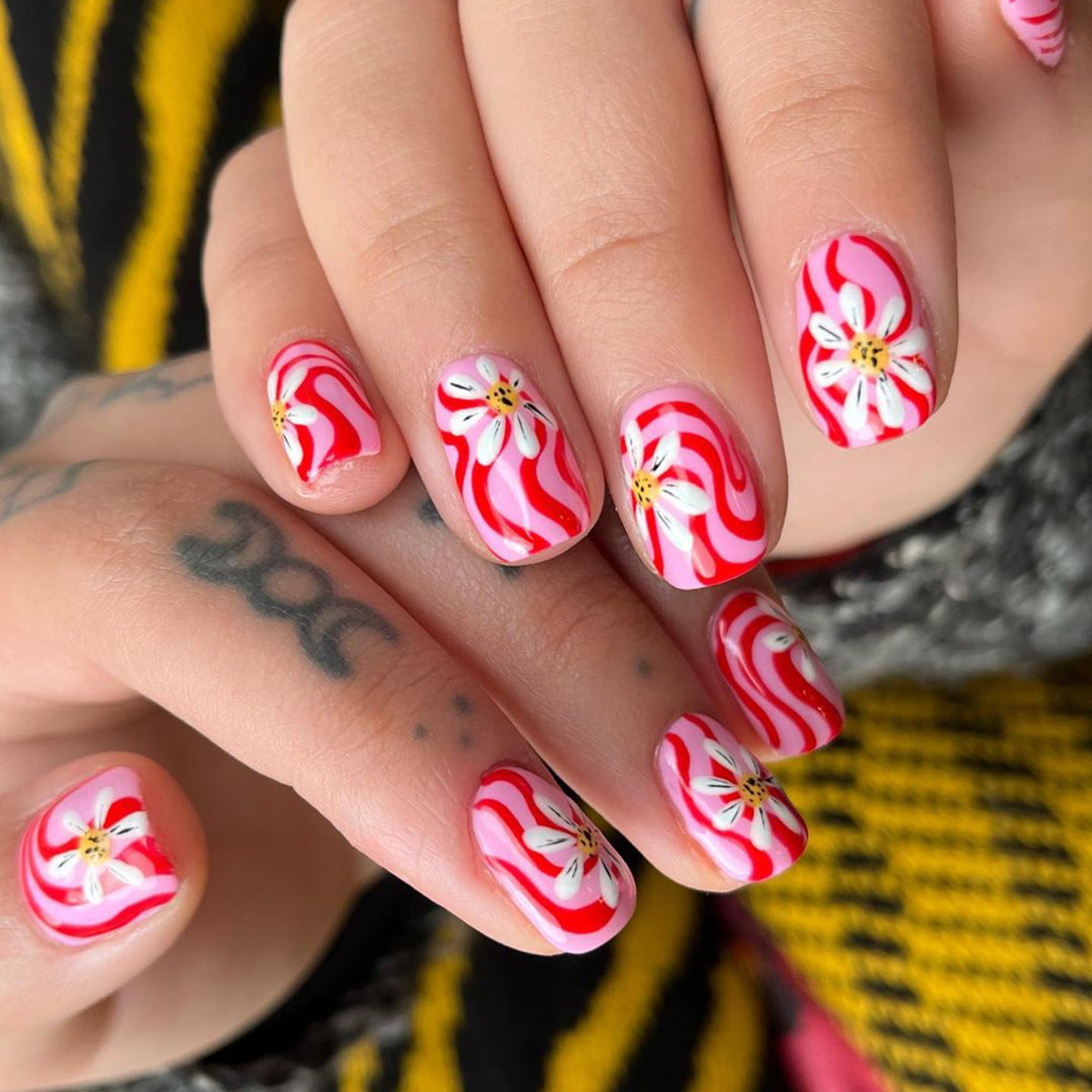 Dizzy Daisy Short Squoval Red Cute Press On Nails