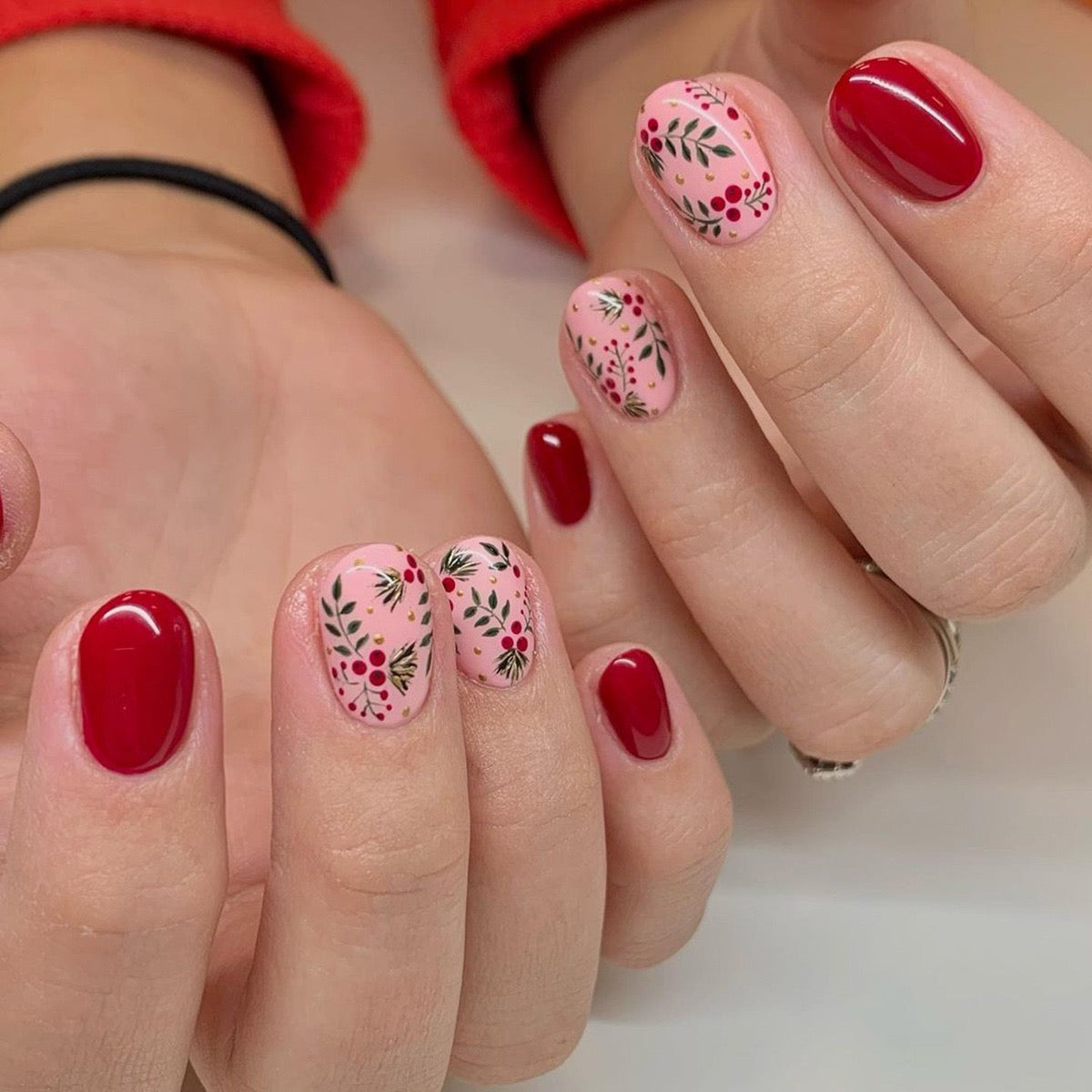 Holly Jolly Holiday Short Round Pink Winter Press On Nails