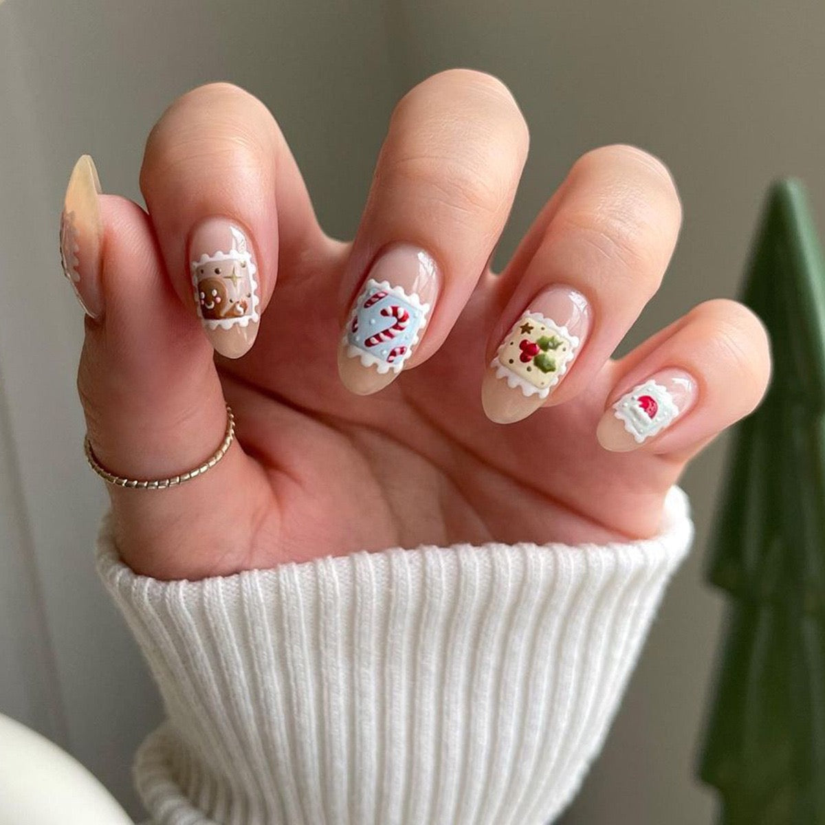 Christmas Moment Stamps Medium Almond Beige Holiday Press On Nails