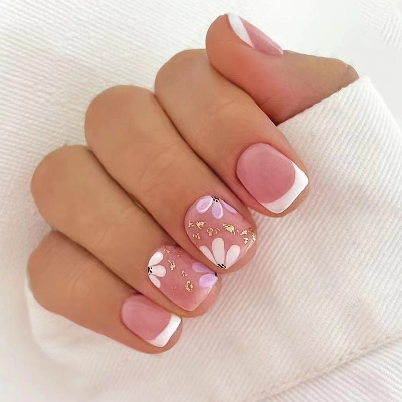 Quietly Strolling Short Square White Floral Press On Nails