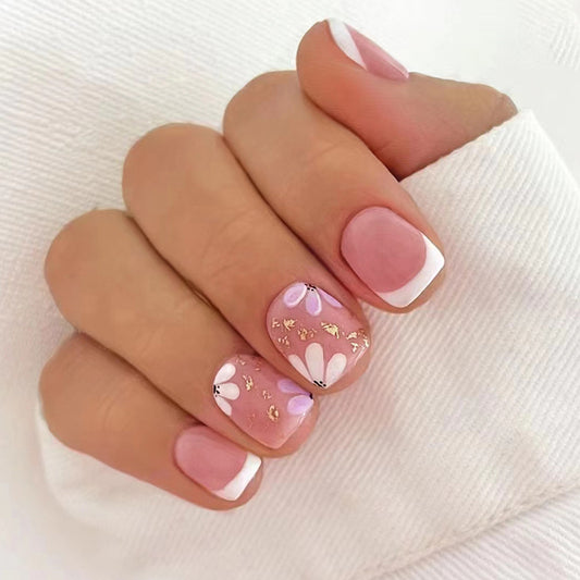 Quietly Strolling Short Square White Floral Press On Nails