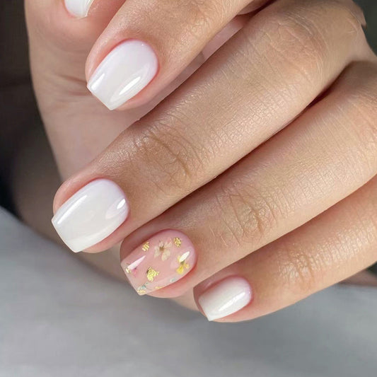 Newcomer Short Coffin White Everyday Press On Nails