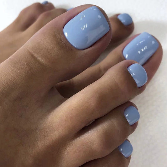 Serene Skies Short Round Sky Blue Press On Toenail Set with High Gloss Finish