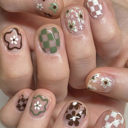 Playing In The Garden Short Squoval Green Spring Press On Nails